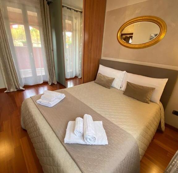 Полулюкс Повышенной Комфортности, Villa Laura Rooms & Pool