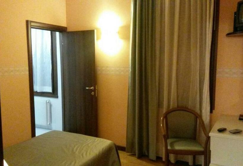 スタンダードシングルルーム, Albergo Ristorante Flora
