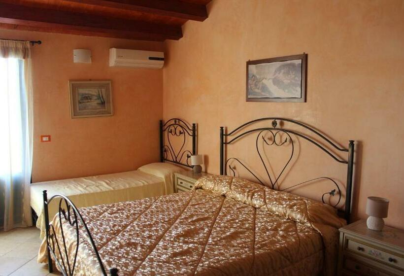 Номер Стандарт Трехместный, Agorà Akrai B&b