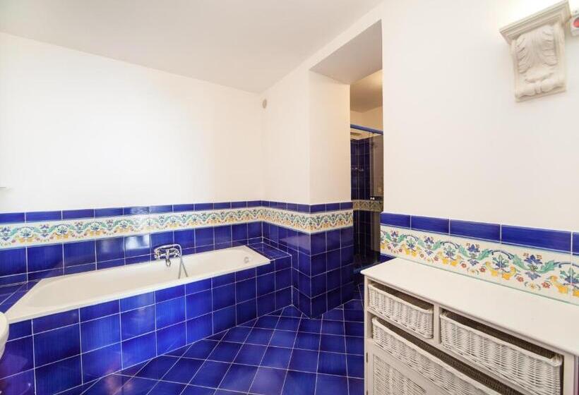 Люкс Кровать Кинг, Villacore Capri
