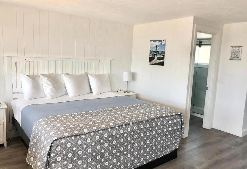 스탠다드 룸 킹사이즈 침대, Kingfisher Oceanside