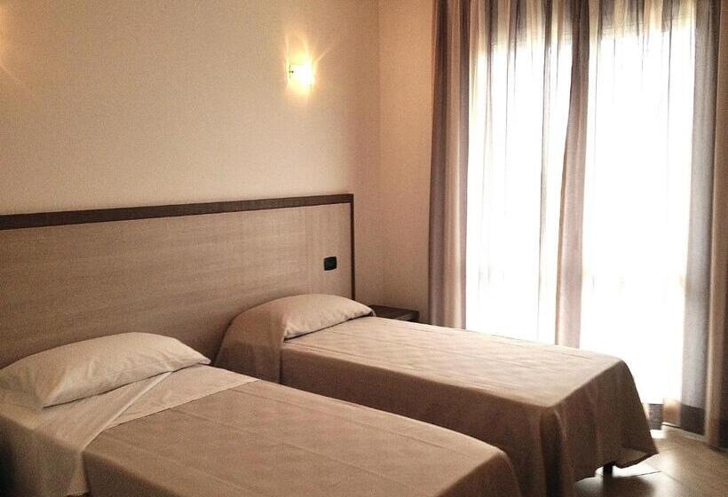 اتاق استاندارد با بالکن, Lido Inn