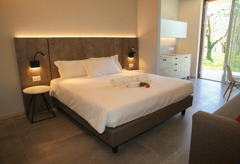 标准工作室带泳池景, La Cipressina B&b