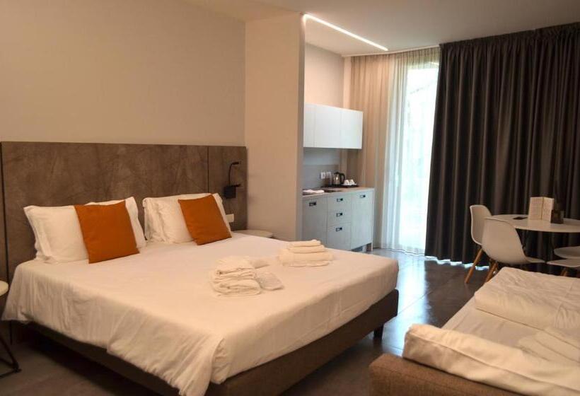 标准工作室带泳池景, La Cipressina B&b