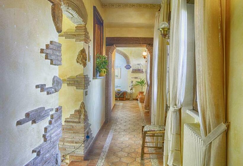 Номер Стандарт, La Vecchia Quercia