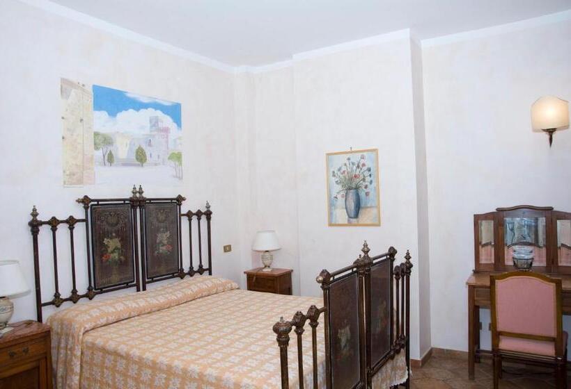 Номер Стандарт, La Vecchia Quercia