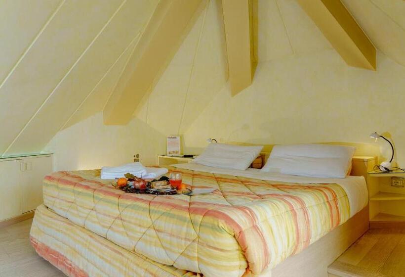Полулюкс с Балконом, Il Colombé B&b