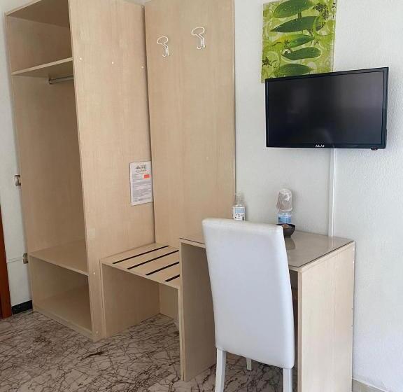 اتاق استاندارد یک تخته با سرویس بهداشتی مشترک, B&b Camera & Caffe