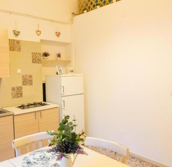 اتاق استاندارد سه نفره, Cittadella28
