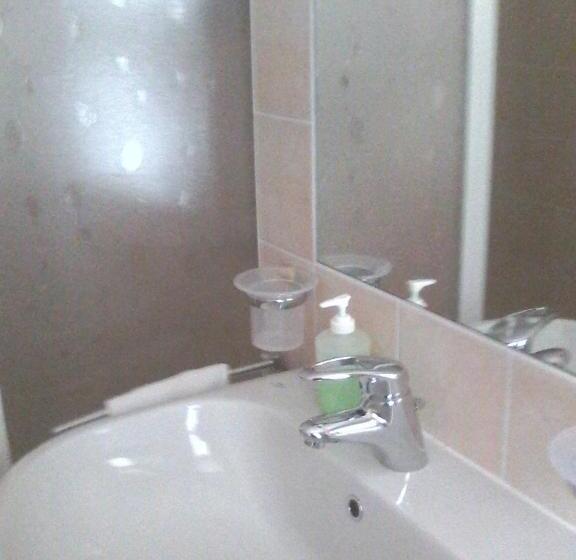 اتاق خانوادگی, Bed & Breakfast Gli Oleandri