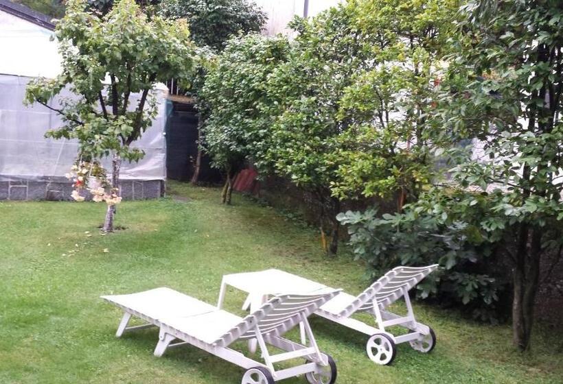 اتاق خانوادگی, Bed & Breakfast Gli Oleandri