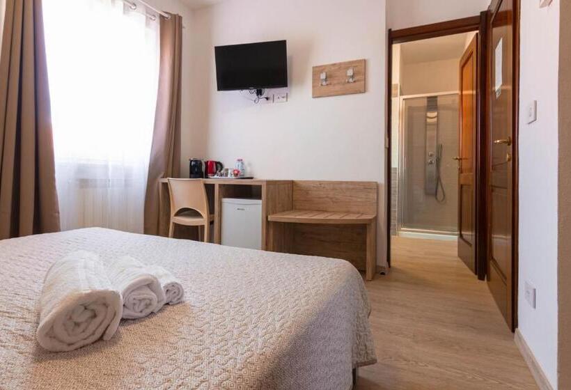 スーペリアールーム, Roccabianca Rooms & Studios