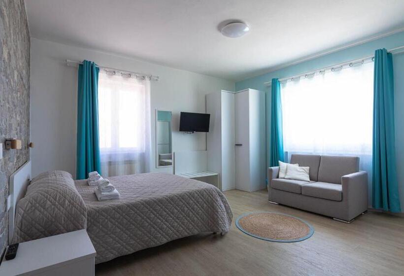 デラックススタジオ, Roccabianca Rooms & Studios