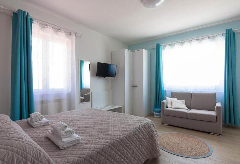 デラックススタジオ, Roccabianca Rooms & Studios