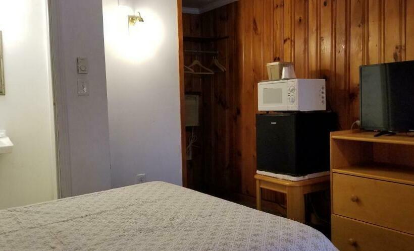 Номер Стандарт, Tallwood Motel Wells