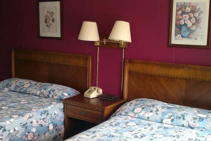 Номер Стандарт 2 Двуспальные Кровати, Tallwood Motel Wells
