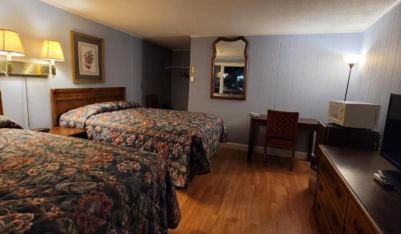 Номер Стандарт 2 Двуспальные Кровати, Tallwood Motel Wells