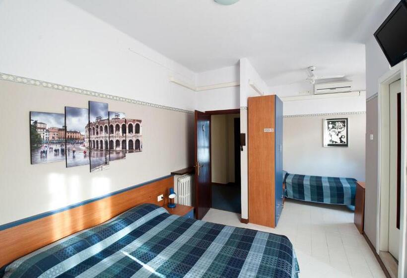 Номер Стандарт Трехместный, Albergo Marsari