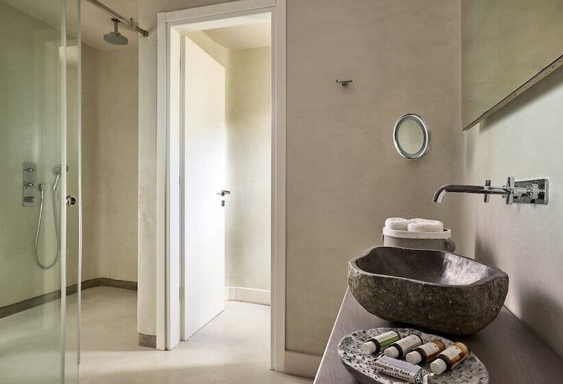 سوییت با چشم‌انداز دریا, Amazon Suites