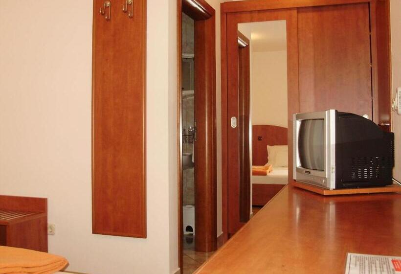 스탠다드 발코니 룸, Bed & Breakfast Jugo