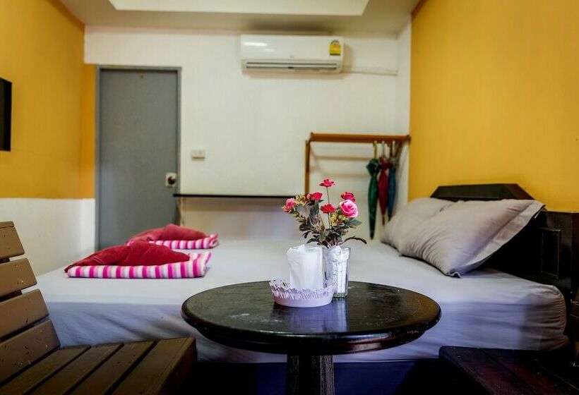 بانگلوی استاندارد, Tuk Tuk Guesthouse