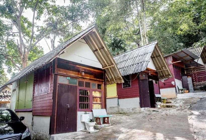 بانگلوی استاندارد, Tuk Tuk Guesthouse