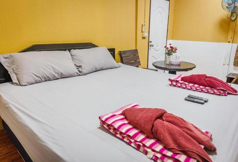 بانگلوی استاندارد, Tuk Tuk Guesthouse