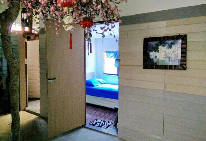 تختخواب در اتاق مشترک, Tuk Tuk Guesthouse
