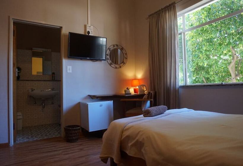 اتاق استاندارد یک نفره, Omaruru Guesthouse