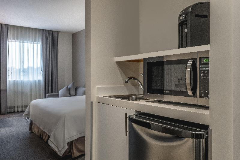 带大床的豪华间, Holiday Inn Express & Suites Silao Aeropuerto Terminal, An Ihg