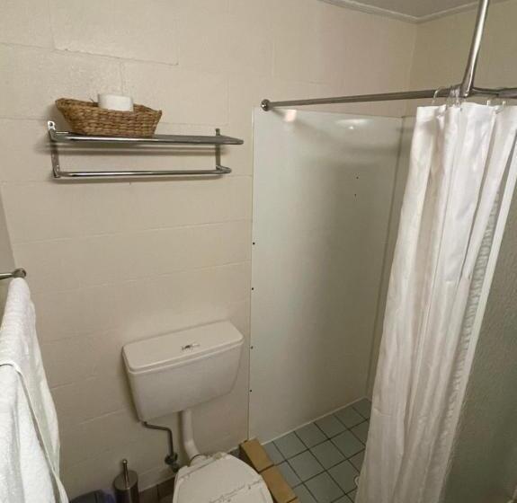 Четырехместный Номер Стандарт Вид на Сад, Murray Gardens Motel