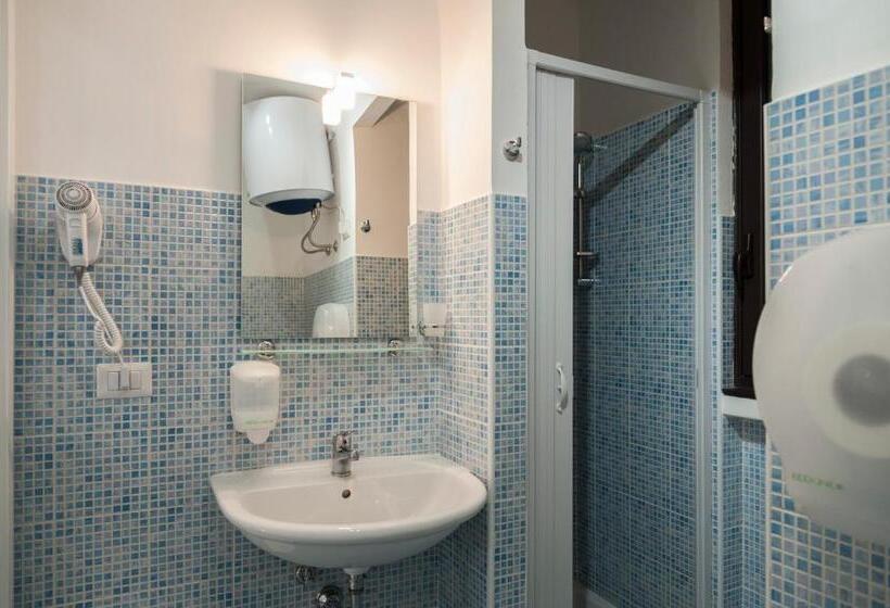 اتاق استاندارد سه نفره, B&b Etnea Palace