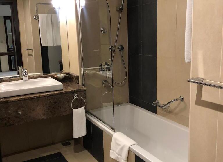 اتاق لوکس با چشم‌انداز دریا, Golden Tulip Doha