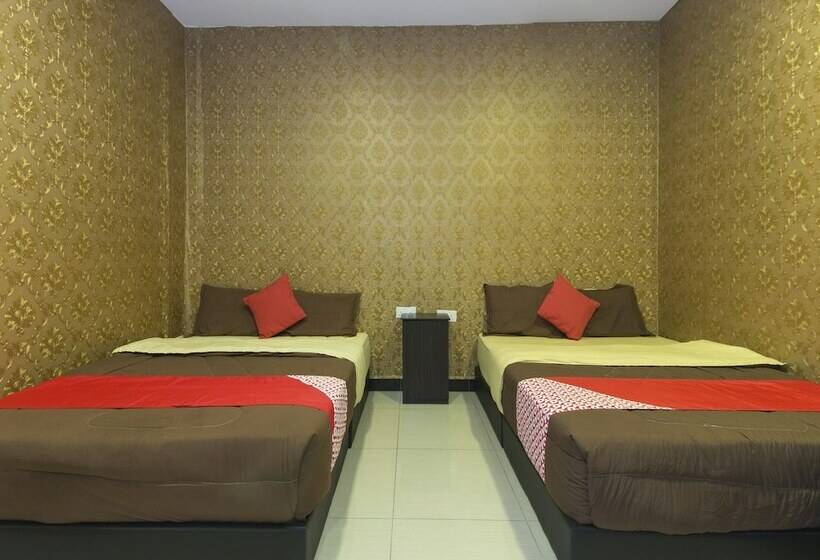 Family Suite, Night Queen