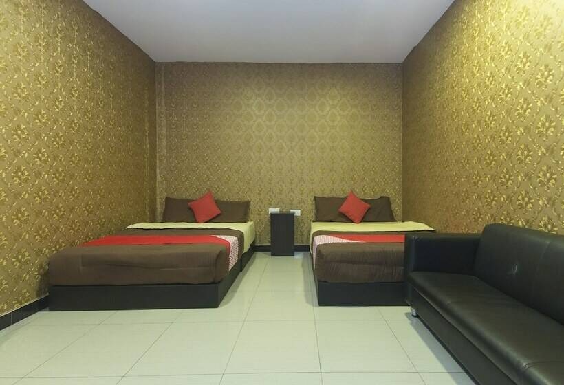 Family Suite, Night Queen