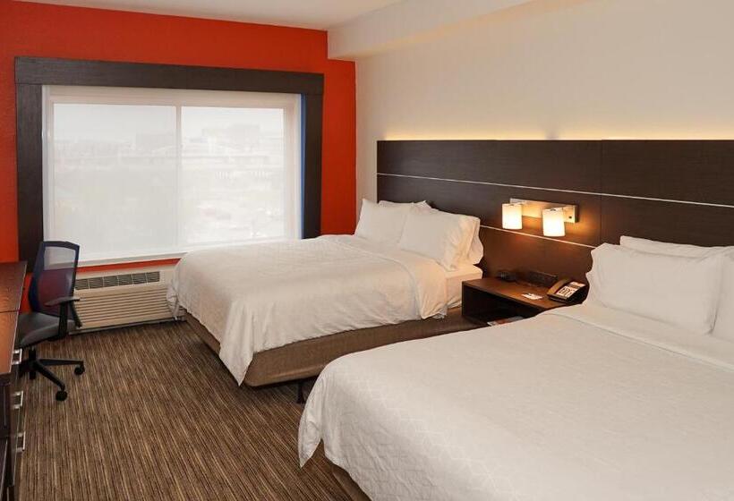 Номер Стандарт Адаптированный для Инвалидов, Holiday Inn Express & Suites   Aurora Medical Campus, An Ihg