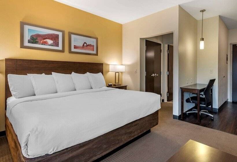 Люкс с Балконом, Mainstay Suites Moab Near Arches National Park