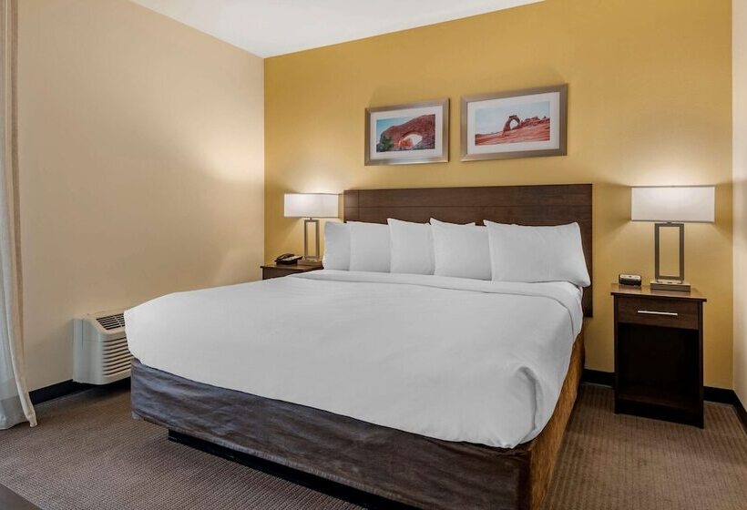 Люкс с Балконом, Mainstay Suites Moab Near Arches National Park