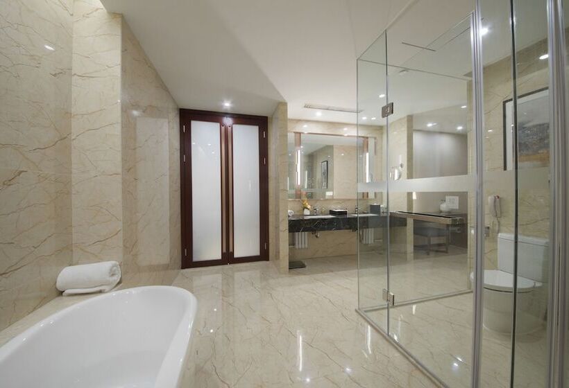 디럭스 스위트, Grand New Century Hotel Jingyue