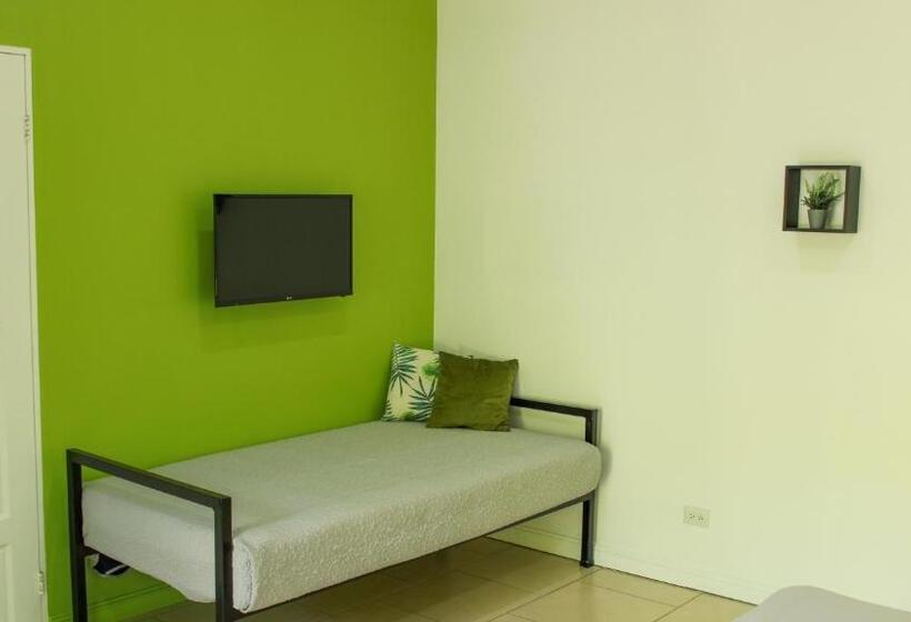 اتاق راحتی سه تخته, Tee K Lodge Tamarindo