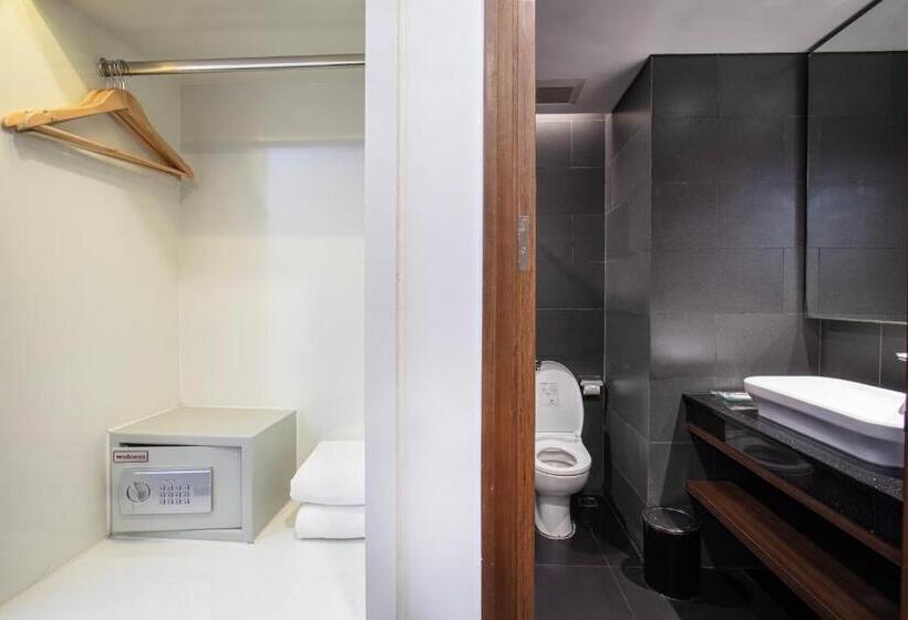 Номер Deluxe, Golden Tulip Essential Makassar