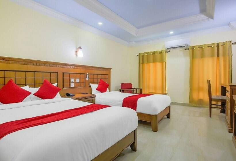 اتاق لوکس, Lacoul Inn