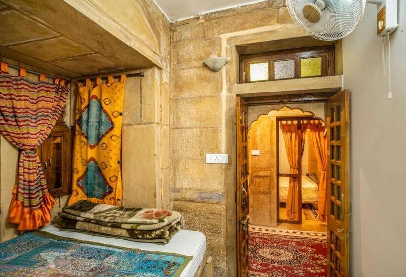 Семейный Номер, Rajmandir