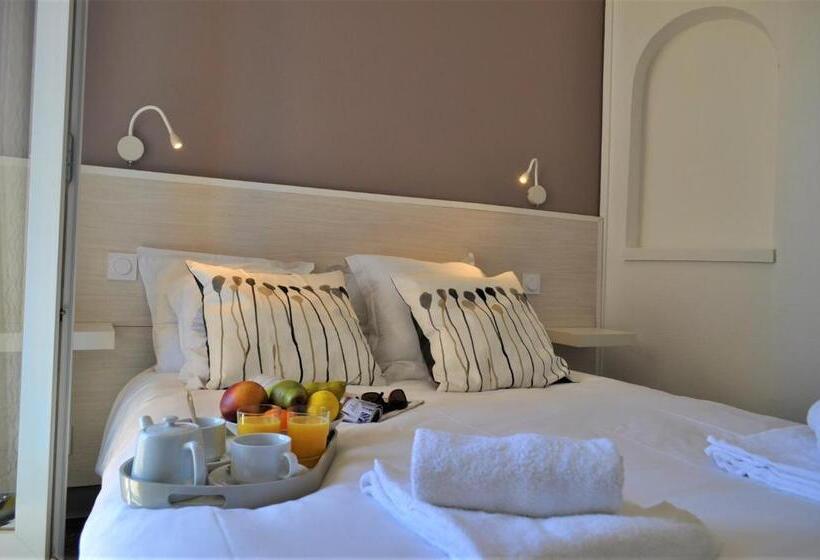 Номер Стандарт с Балконом, Hôtel De La Mer