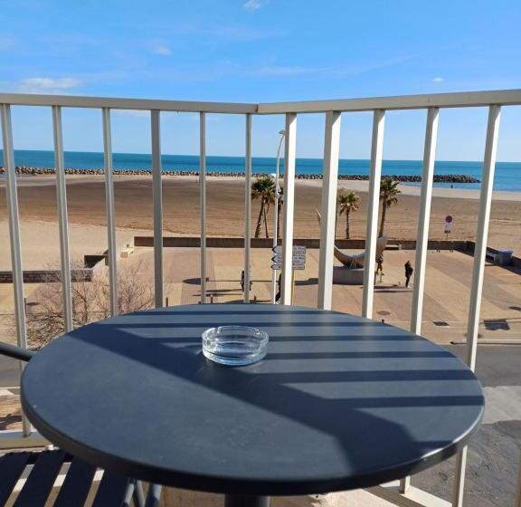 Номер Комфорт, Hôtel De La Mer