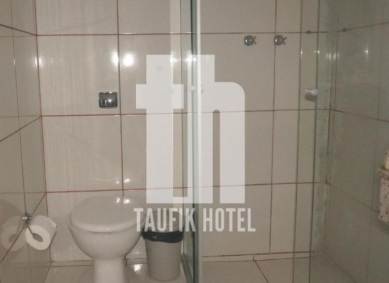 Номер Deluxe, Taufik