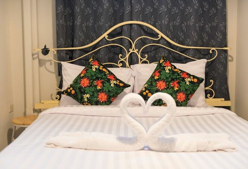 اتاق استاندارد با سرویس بهداشتی مشترک, The Neighbors Hostel