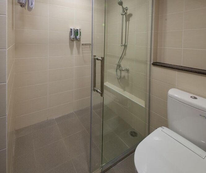 Номер Deluxe, Sancrest Residence Deltamas