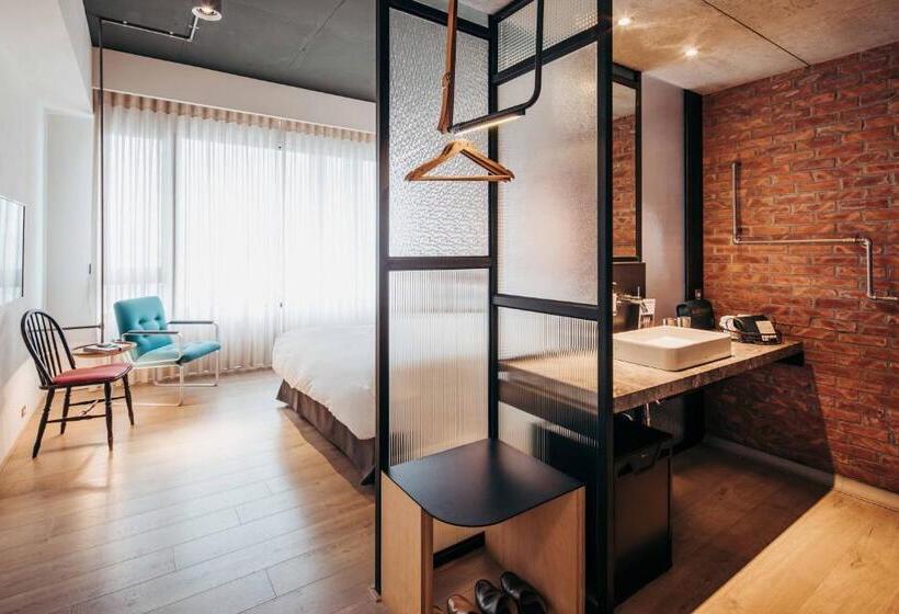 اتاق استاندارد با تخت بزرگ, U.i.j Hotel & Hostel
