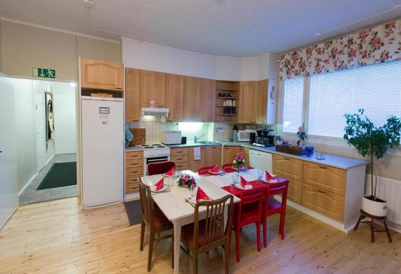 Трехместный Номер Базовый, Matkustajakoti Kuutamo Guesthouse